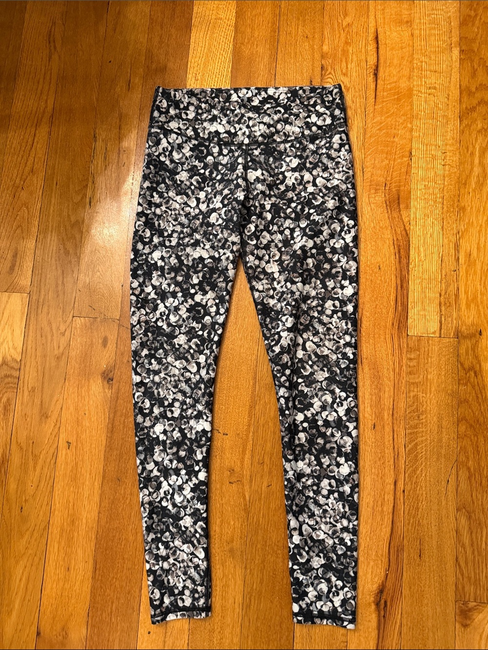 Fabletics Black & White & Tan Floral confetti Print High-Waist Leggings small